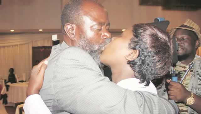 Chinoz wins kissing contest | The Herald